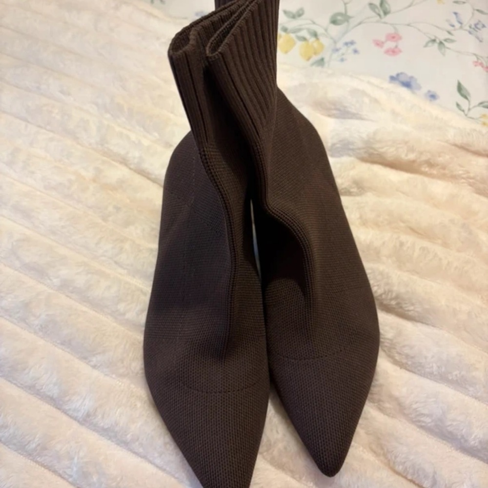 SHEIN Dark Brown Heeled Boots
